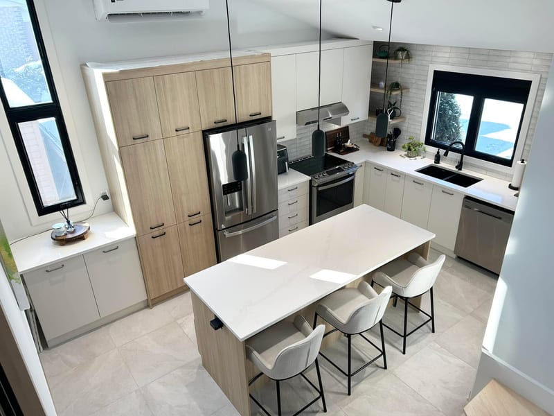L'Éclaircie — Kitchen